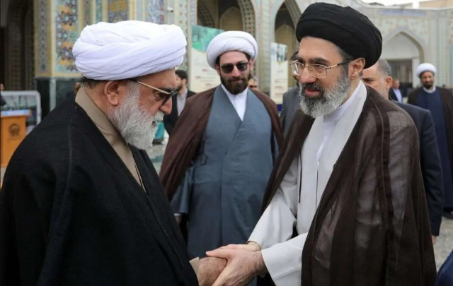 Μοτζτάμπα Χαμενεΐ: Θα παραμείνουν κλειστά τα Στενά του Ορμούζ