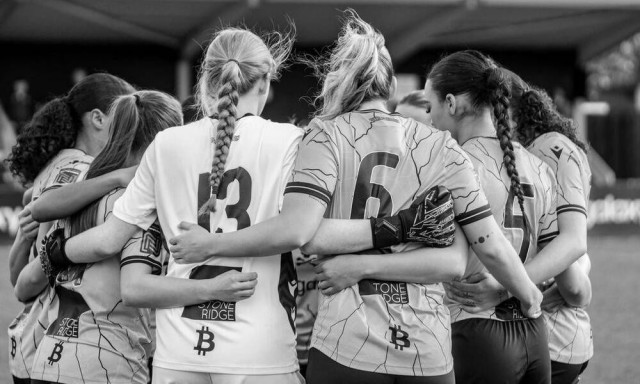 Θρήνος στην Αγγλία: 15χρονη παίκτρια της Όξφορντ άφησε την τελευταία της πνοή κατά τη διάρκεια αγώνα