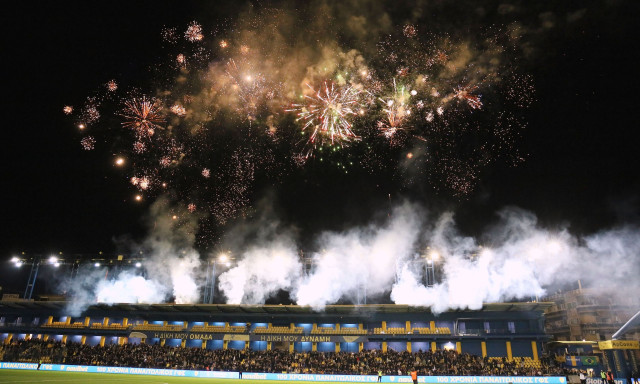 Αγρίνιο: Το εντυπωσιακό πάρτι με πυροτεχνήματα και drones για τα 100 χρόνια του Παναιτωλικού