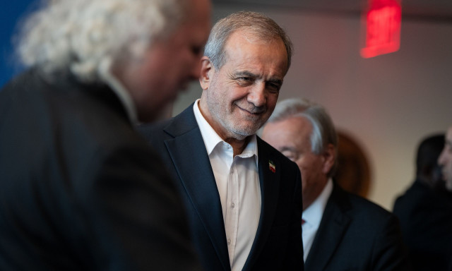 Πεζεσκιάν: «Νέα εποχή αξιοπρέπειας και ισχύος» με τον Μοτζτάμπα Χαμενεΐ