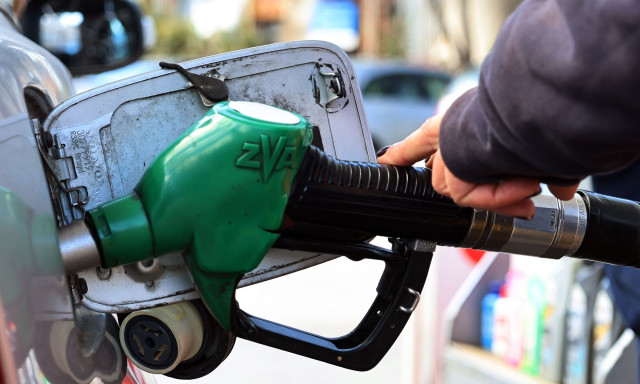 Αύξηση 10 λεπτών στη βενζίνη από την έναρξη του πολέμου - Τα μέτρα που εξετάζει η κυβέρνηση