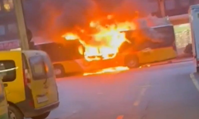 Ελβετία: Άνδρας αυτοπυρπολήθηκε μέσα σε λεωφορείο - Αναφορές για νεκρούς