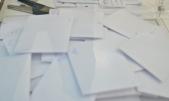 Δημοσκόπηση Interview: Προηγείται με 34,1% η ΝΔ - 3 στους 4 λένε «ναι» στη στρατιωτική στήριξη της Κύπρου