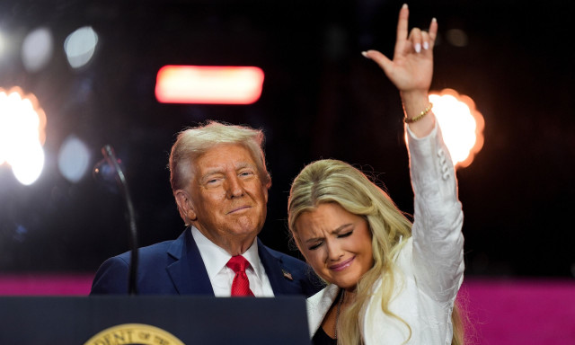 Ο Τραμπ διορίζει την Έρικα Κερκ στο ισχυρό διοικητικό συμβούλιο της Πολεμικής Αεροπορίας