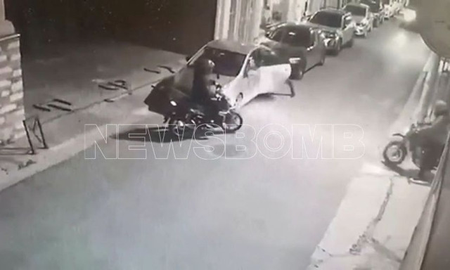 Βίντεο ντοκουμέντα από τις ληστείες της συμμορίας με τις μηχανές που άρπαζαν τσάντες από ΙΧ