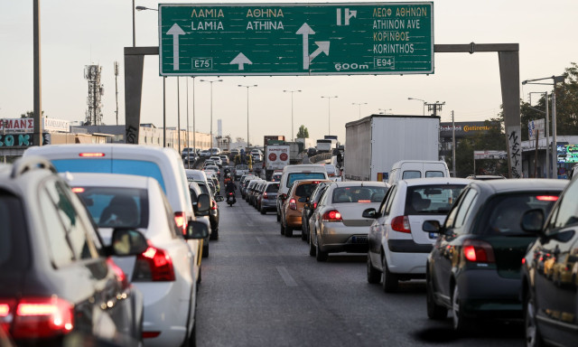 Κίνηση τώρα: «Έμφραγμα» στους δρόμους της Αττικής - Μποτιλιάρισμα στους κεντρικούς οδικούς άξονες