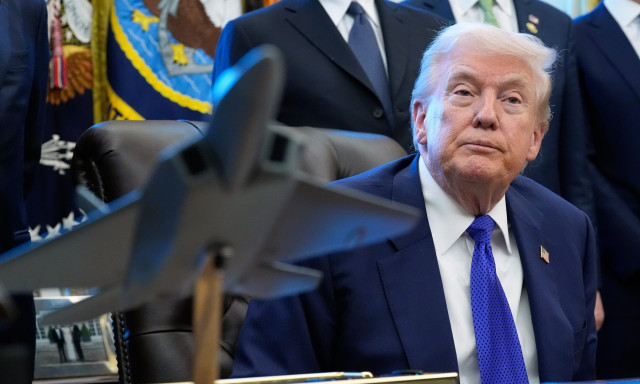 ΗΠΑ: Ο Τραμπ απειλεί το Ιράν για τα Στενά του Ορμούζ με «θάνατο, φωτιά και οργή»