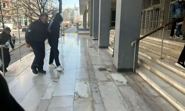 Θεσσαλονίκη: Ποινική δίωξη στον οδηγό του ΙΧ που παρέσυρε και σκότωσε τον 25χρονο στην Πολίχνη