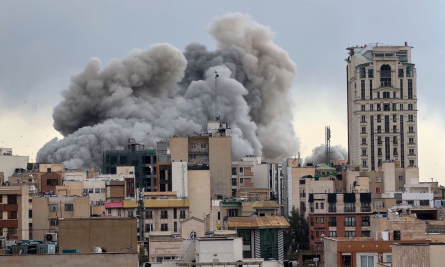 Liveblog: Χτύπημα των IDF σε πυρηνική εγκατάσταση του Ιράν – Προειδοποίηση Κατζ σε Λίβανο