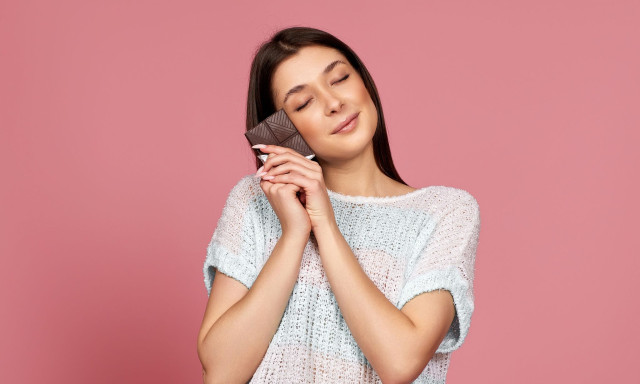 Τα 5 μεγάλα οφέλη της μαύρης σοκολάτας – Πόσο πρέπει να τρώτε