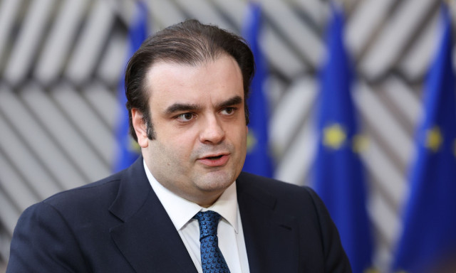 Πιερρακάκης: Δεν θα αφήσουμε κανέναν μόνο του απέναντι στην κρίση