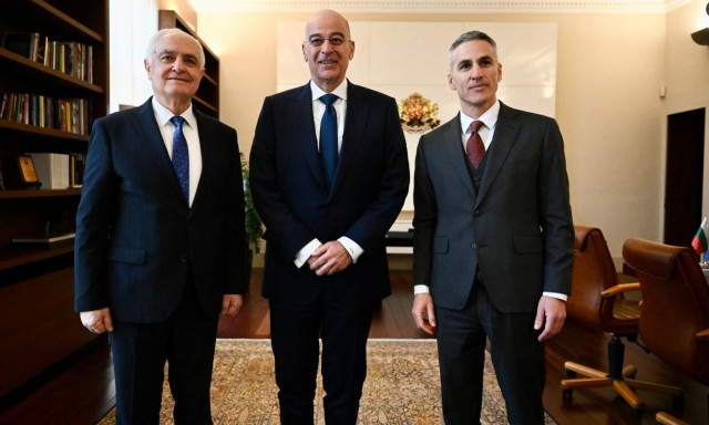 Δένδιας: «Οι Patriot και τα F-16 καλύπτουν τον βουλγαρικό εναέριο χώρο»