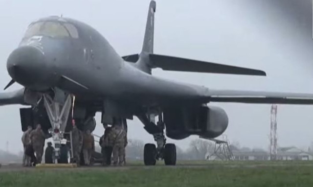 Βρετανία: Τα βαρύτερα βομβαρδιστικά των ΗΠΑ έφτασαν σε βάση της RAF
