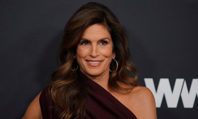 Η Σίντι Κρόφορντ δέχθηκε έντονη κριτική για την πρωινή της ρουτίνα - «Ό,τι πρέπει, αν είσαι πλούσια»