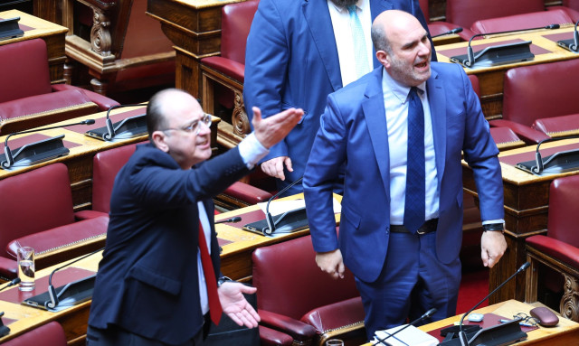 Βουλή: Σύγκρουση εκτός ορίων μεταξύ Κωνσταντοπούλου, Λαζαρίδη, Μαρκόπουλου