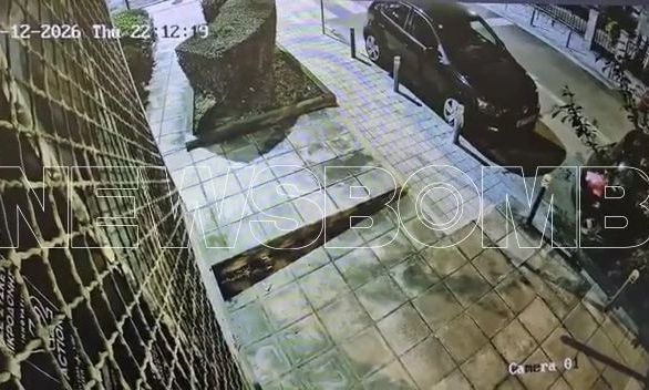 Δολοφονία στην Καλαμαριά: Οι τελευταίες στιγμές του 20χρονου πριν καταρρεύσει (βίντεο)