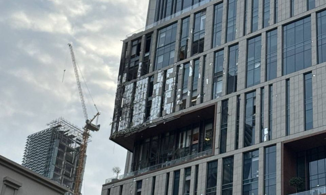 Liveblog: Νέες επιθέσεις drones στο Ντουμπάι-Χτυπήματα στην Τεχεράνη, «πιο δυναμική» απάντηση Ιράν