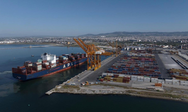 Σύλληψη πλοίαρχου εμπορικού πλοίου για ρύπανση στο λιμάνι της Θεσσαλονίκης