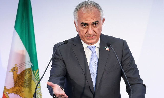 Ο Ρεζά Παχλαβί δηλώνει έτοιμος για τη μετάβαση στο Ιράν υπό την ηγεσία του