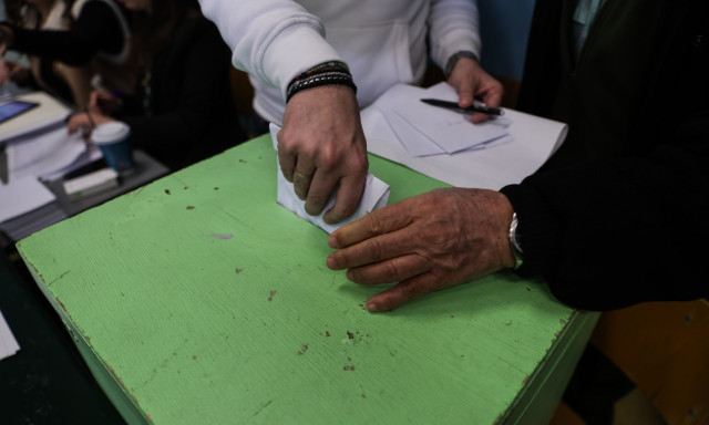 ΠΑΣΟΚ: Παρατείνεται μέχρι τις 8 η ψηφοφορία για τους συνέδρους - Εκτιμήσεις για συμμετοχή 150.000