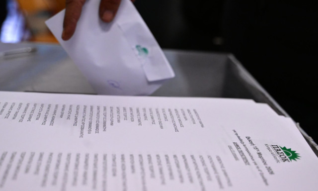 Σε εξέλιξη οι εκλογές συνέδρων στο ΠΑΣΟΚ - Μηνύματα ενότητας μετά την τελευταία κρίση