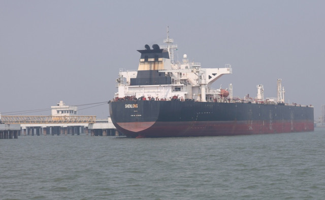 Τραμπ: «Δεν παίρνουμε πετρέλαιο από το Ορμούζ» – Τι δείχνουν τα στοιχεία για ΗΠΑ, Ευρώπη και Ασία