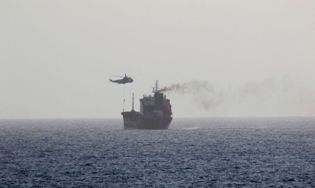 WSJ: Ο Τραμπ σχεδιάζει πολυεθνική συμμαχία για συνοδεία πλοίων μέσω των Στενών του Ορμούζ