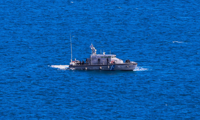 Λήμνος: Αυτοκίνητο έπεσε στη θάλασσα – Ανασύρθηκε χωρίς τις αισθήσεις του άνδρας