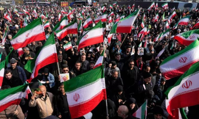 Ιράν: Η κυβέρνηση ανακοινώνει αύξηση 60% στον κατώτατο μισθό