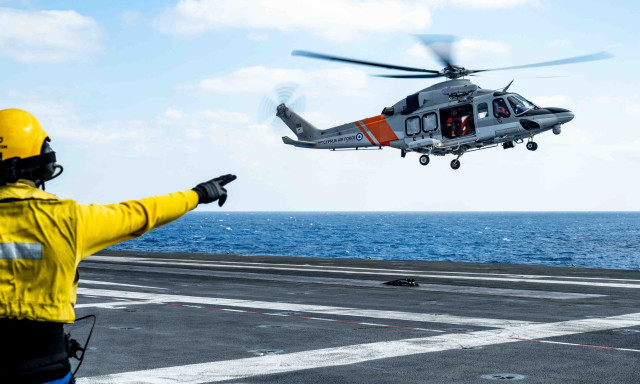 Ελληνικό ελικόπτερο στο γαλλικό αεροπλανοφόρο «Charles de Gaulle»
