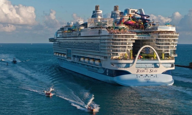Ζυγίζει 250.000 τόνους, έχει μήκος 365 μέτρα και χωράει 10.000 άτομα: Το μεγαλύτερο κρουαζιερόπλοιο