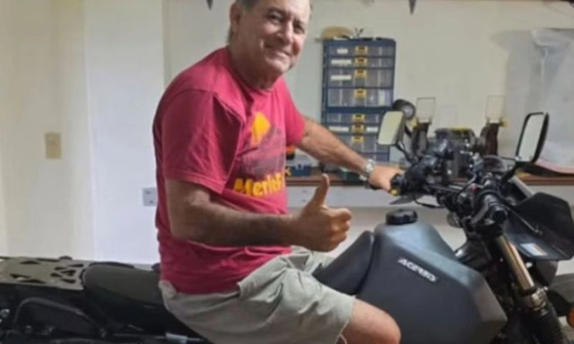 Στα 77 του ξεκίνησε τον γύρο του κόσμου με μοτοσικλέτα: «Ποτέ δεν ξέρεις πόσο χρόνο έχεις»