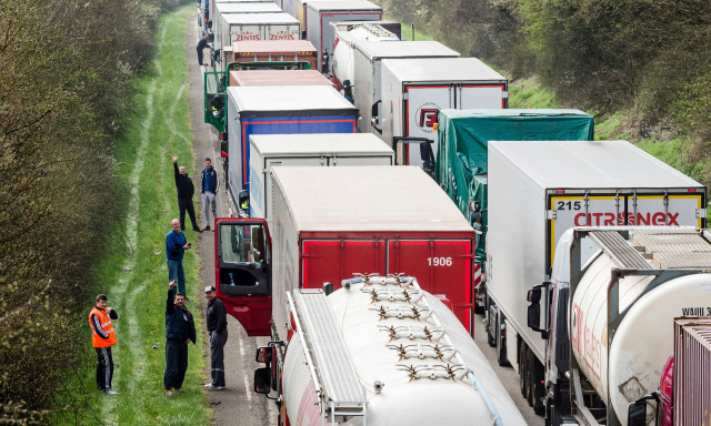 Νέοι κανόνες για τις εκπομπές διοξειδίου του άνθρακα των βαρέων οχημάτων