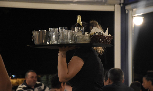 Νέα συλλογική σύμβαση εργασίας με αυξήσεις στους εργαζόμενους του τουρισμού, του επισιτισμού και στην αρτοποιία