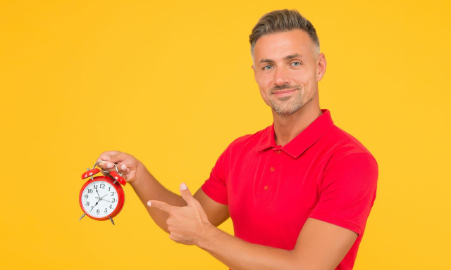 Ο “κανόνας μετά τις 18:30”: Η απλή συνήθεια που καταπραΰνει το άγχος