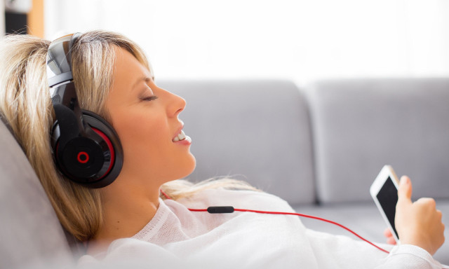 Τι απίθανο συμβαίνει αν ακούτε μουσική για 24 λεπτά την ημέρα