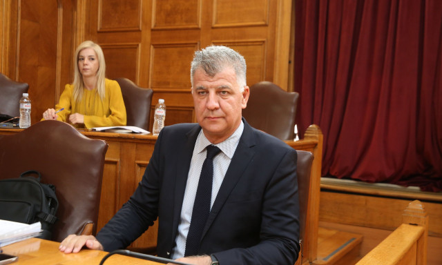 ΟΠΕΚΕΠΕ - Σημανδράκος: Στην Κρήτη, τα ζώα έγιναν πιο πολλά από τις μύγες