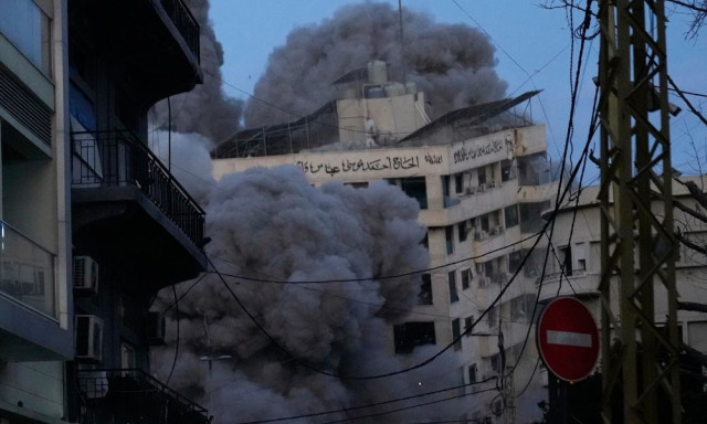 Liveblog: Οι ΗΠΑ βομβάρδισαν πυραυλικές θέσεις του Ιράν στο Ορμούζ - Σήμερα η κηδεία Λαριτζανί