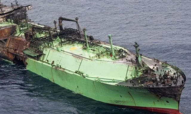 Περιβαλλοντική «βόμβα» έτοιμη να εκραγεί στη Μεσόγειο: Ρωσικό τάνκερ γεμάτο LNG πλέει ακυβέρνητο