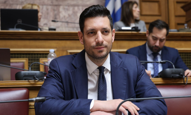 Λυμπερόπουλος στη Βουλή για ταξί: «Υπερασπίζομαι 30.000 ανθρώπους» - Η απάντηση Κυρανάκη