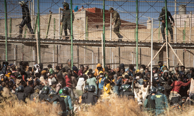 Προ των πυλών νέα μεταναστευτική κρίση λόγω πολέμου; Πώς η Ευρώπη προσπαθεί να την αποφύγει