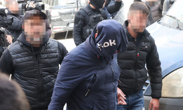 Ηράκλειο: Προθεσμία έλαβαν οι συλληφθέντες τα μέλη της οργάνωσης που εμπορεύονταν ανθρώπους