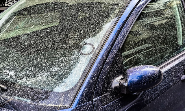 Καιρός: Έντονη αφρικανική σκόνη και «δύο κύματα κακοκαιρίας» – Πότε θα βρέξει στην Αττική