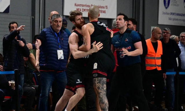 Ολυμπιακός: Η ΔΕΑΒ κάλεσε Φουρνιέ κι «ερυθρόλευκους» για «σοβαρό φαινόμενο βίας»