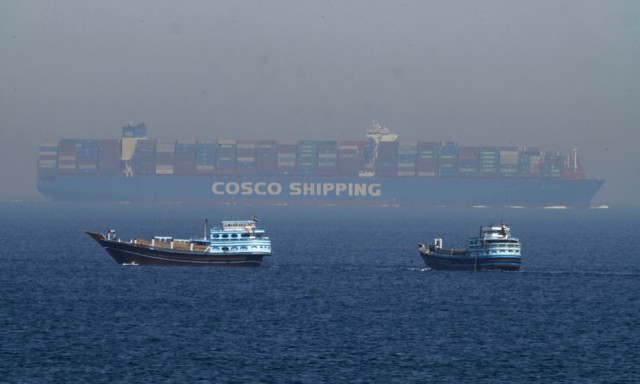 Περίπου 90 πλοία διέσχισαν τα Στενά του Ορμούζ - Η Τεχεράνη εξάγει εκατομμύρια βαρέλια πετρελαίου