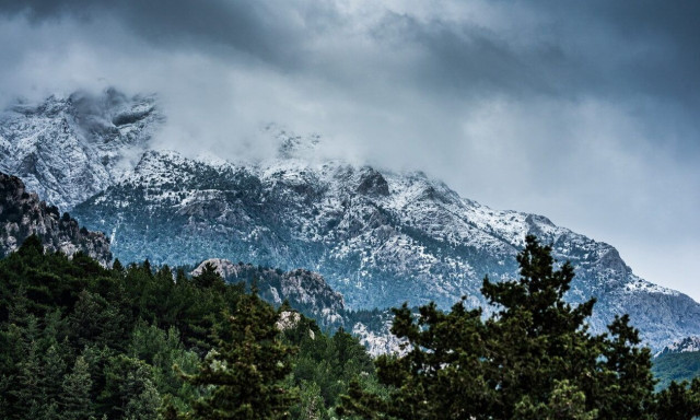 Αισθητή αλλαγή του καιρού με πτώση της θερμοκρασίας και βροχές – Πού και πότε θα χιονίσει