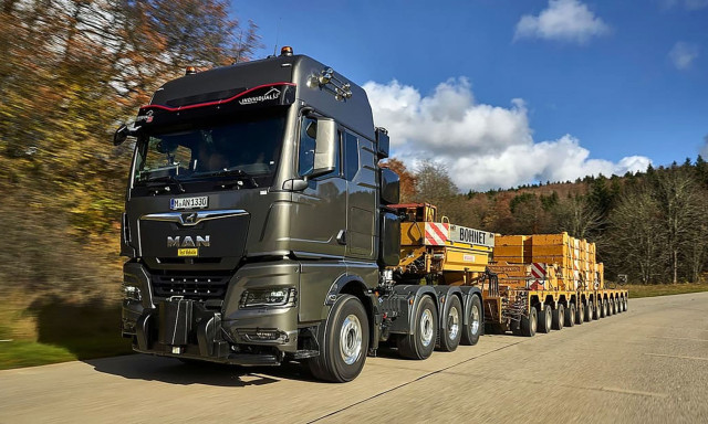 MAN TGX 41.640: Το φορτηγό-θηρίο που μπορεί να μετακινήσει έως 250 τόνους