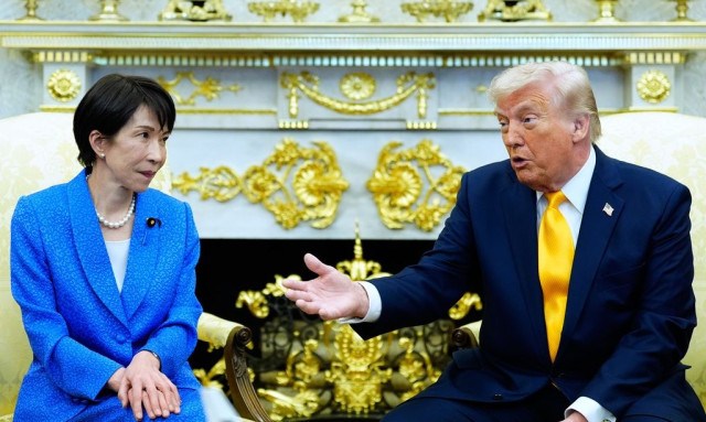 Ο Τραμπ «πάγωσε» την Τακαΐτσι: «Γιατί δεν μας είπες για το Περλ Χάρμπορ;» - Βίντεο