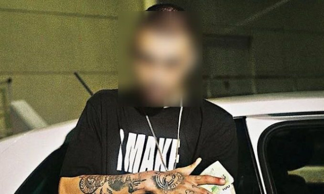 Αθώος ο γνωστός τράπερ που συνελήφθη στα Πατήσια για παράνομη οπλοκατοχή