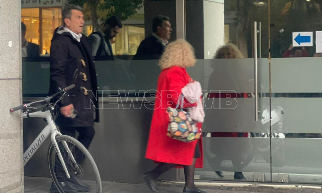 Σε εξέλιξη η κρίσιμη συνάντηση των βενζινοπωλών με τον Θεοδωρικάκο - Αποφασίζουν για κινητοποιήσεις